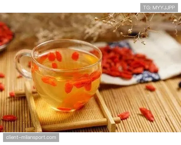 魏秋月退役后这生活也太松弛了吧，训练馆泡枸杞茶？